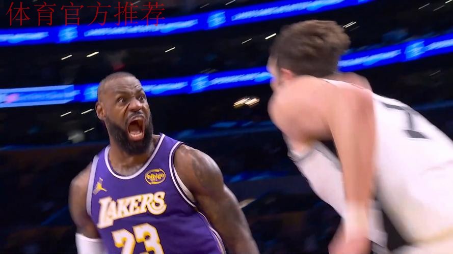 詹姆斯战斧劈扣领衔12月11日五佳球 詹姆斯战斧劈扣领衔12月11日五佳球